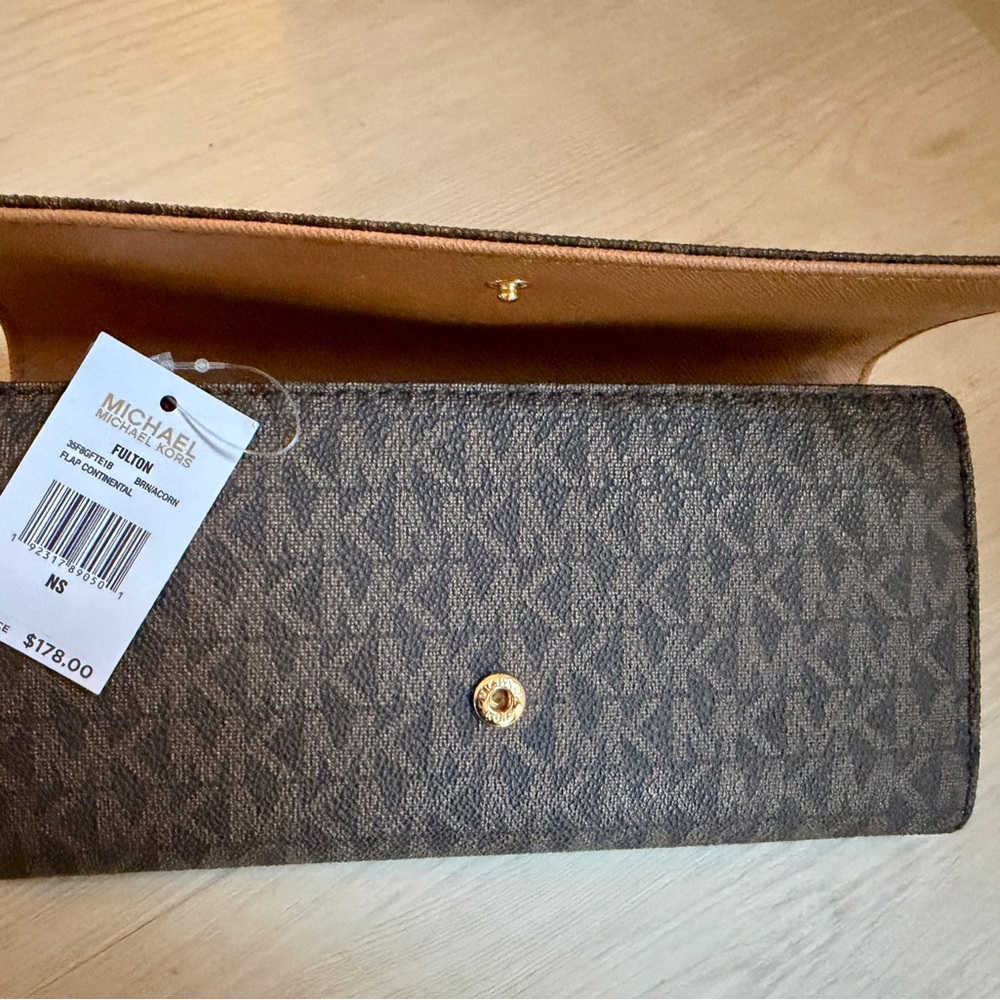 Limited Edition: Michael Kors Brown Fulton Flap Continental Wallet w Gold Emblem - Picture 3 of 5
